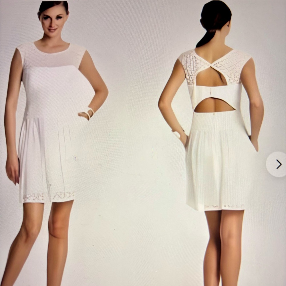 BCBG MAXAZRIA white cotton dress 👗!